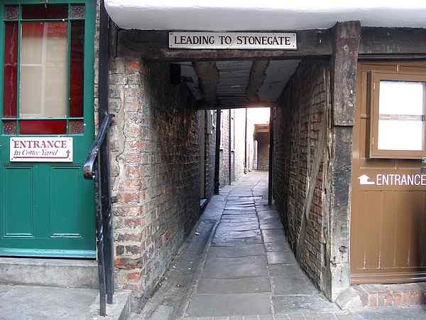 Heading towards Barley Hall and Stonegate.