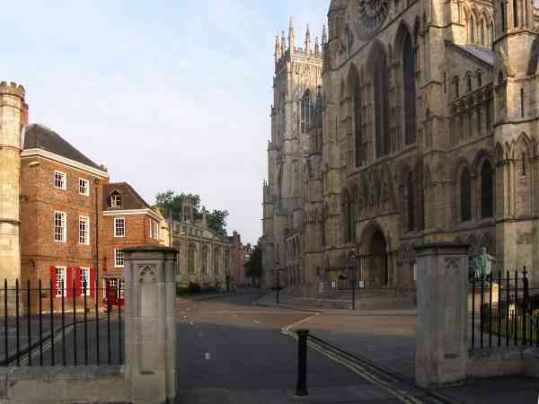 Heading towards the Minster south door.