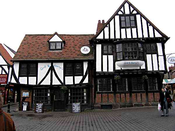 North east end, junction with Silver Street and Little Shambles with Newgate ahead.