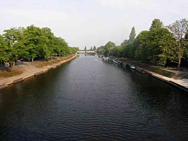 Looking towards Scarborough Bridge.
