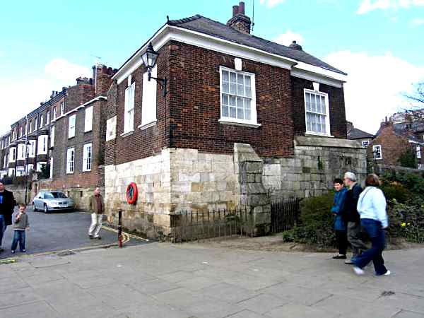 Looking upstream towards Ouse Bridge..