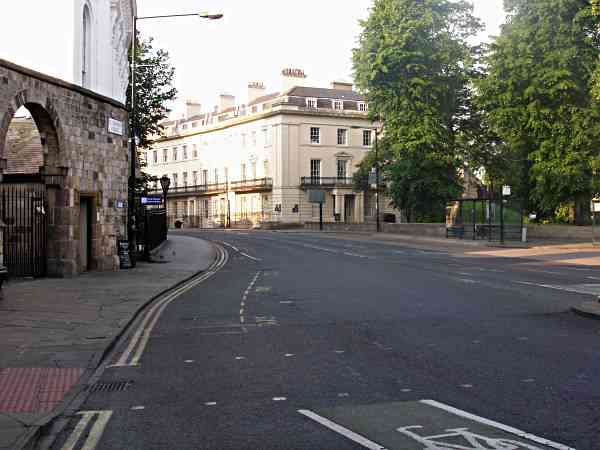 Looking along St Leonard's Place towards Blake Street.